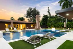 Neon Palms Estate-Pool-Pickleball Court