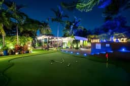 Miami Love&Peace Zen Oasis-Pool- Basketball Hoop