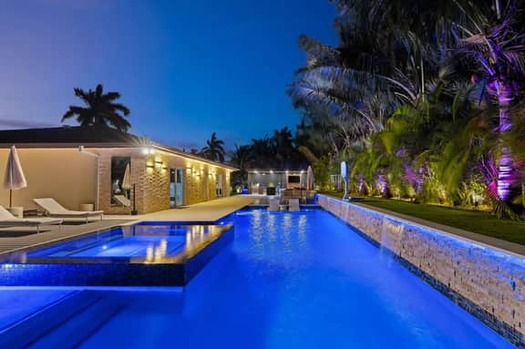 Villa Serena Miami 4BR-Pool-BKT CT Near Beaches