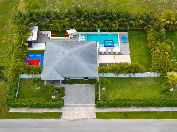 Villa Serena Miami 4BR-Pool-BKT CT Near Beaches