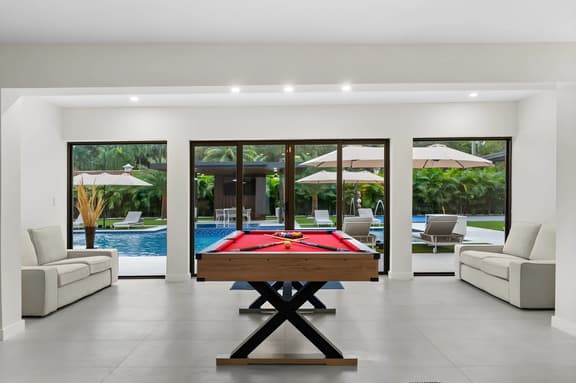 Neon Palms Estate-Pool-Pickleball Court