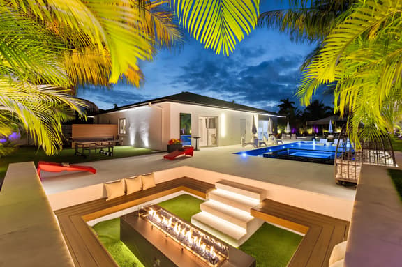 Villa Luna Miami-Pool•Hot tub•Sunken Fire Pit•Games - Image 1
